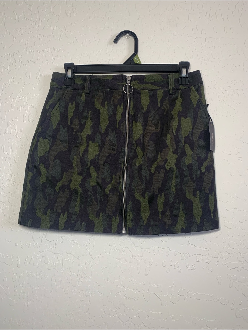 Forever 21 Camouflage Zip-Front Mini Skirt Size 27